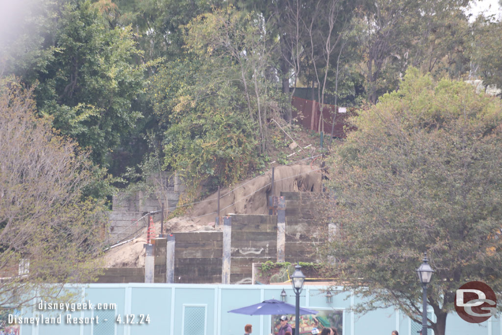 The retaining wall from the upper deck of the Mark Twain as we set off