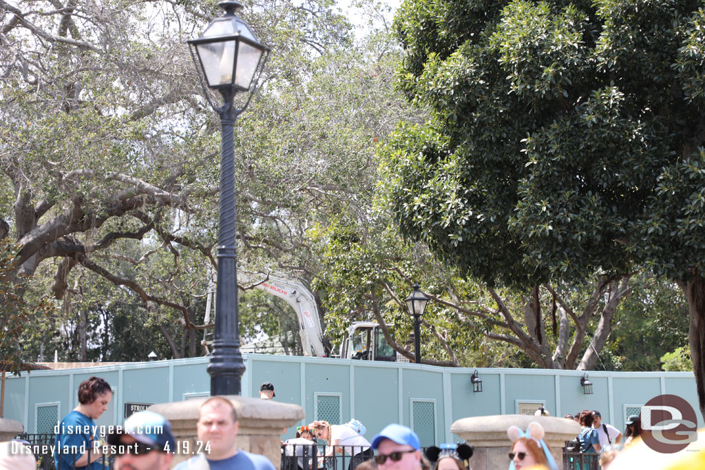 Back on shore along the Rivers of America. You can only see the equipment from this angle.