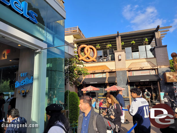 6:04pm - Today is National Pretzel Day and Wetzel's Pretzels was giving away a free pretzel from 3pm until closing.  The Downtown Disney location was participating.  So  I hopped in line.