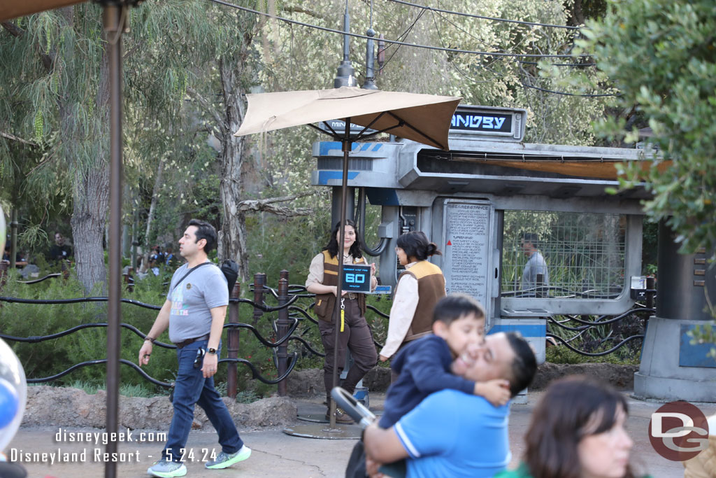 The Rise of the Resistance wait time sign was broken so a cast member was hold up a card with the wait.