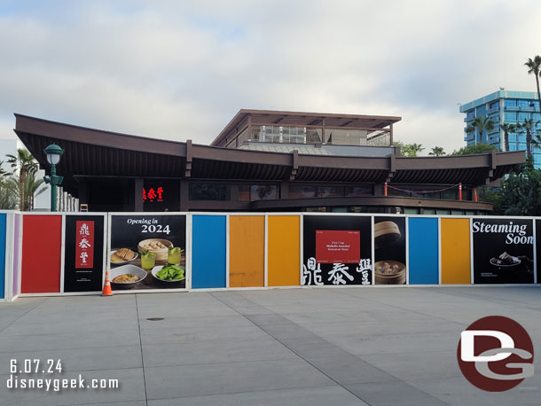 Scaffolding removed as Din Tai Fung moves toward opening. No date announced but seems like it will be sooner rather than later.