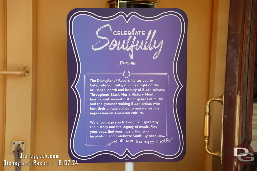 A sign outside the Golden Horseshoe so I went inside.