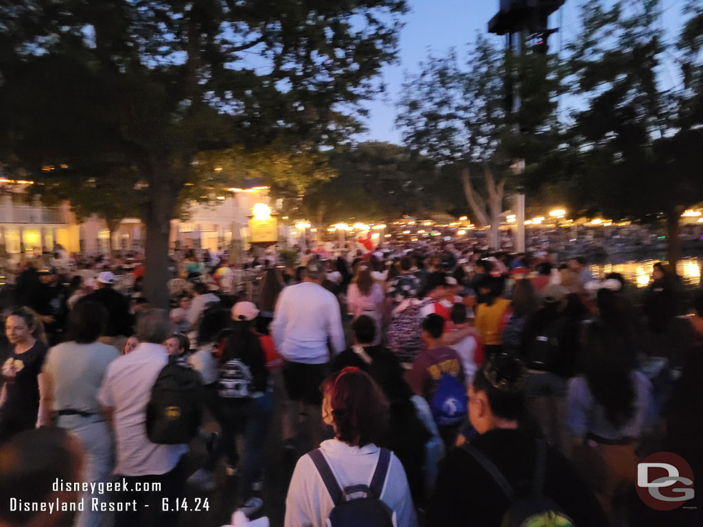 8:30pm - Decided to go check the Pirates queue.. which meant wading through the Fantasmic crowd