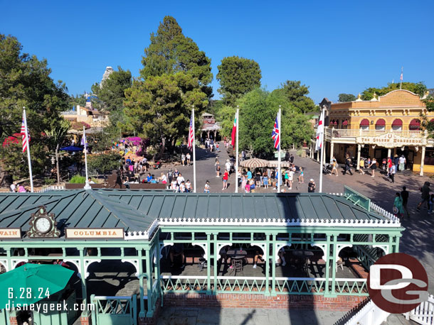 5:01pm - Onboard the Mark Twain Riverboat