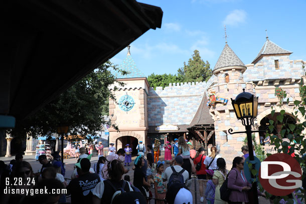 The Pearly Band arrived with Mary Poppins and Bert and played some music as we waited.