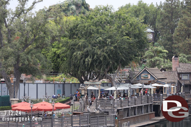 Here you can see the wall is at the Harbour Galley