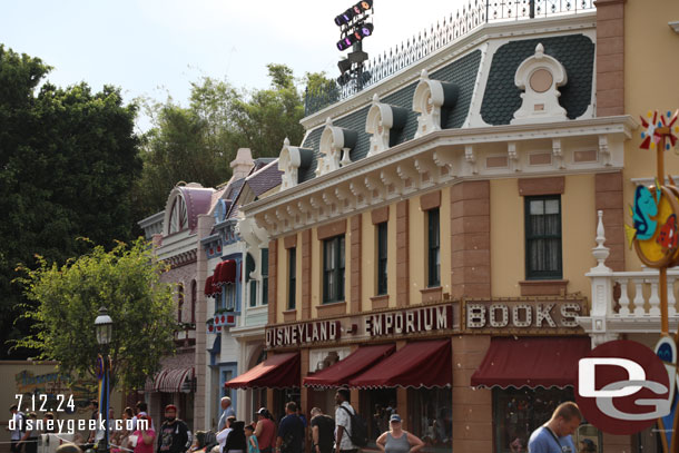 The exterior renovation work on Main Street USA has wrapped up and the scaffolding is all gone.