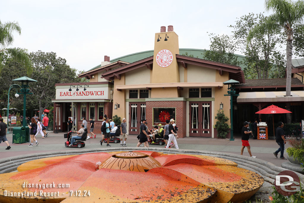 Earl of Sandwich is still operating out of this location.