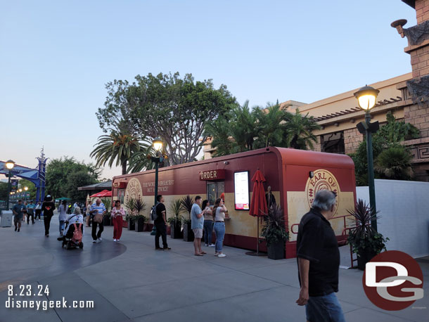 The Earl of Sandwich trailer has opened in Downtown Disney since my last visit, the shop on the other end is still open too.