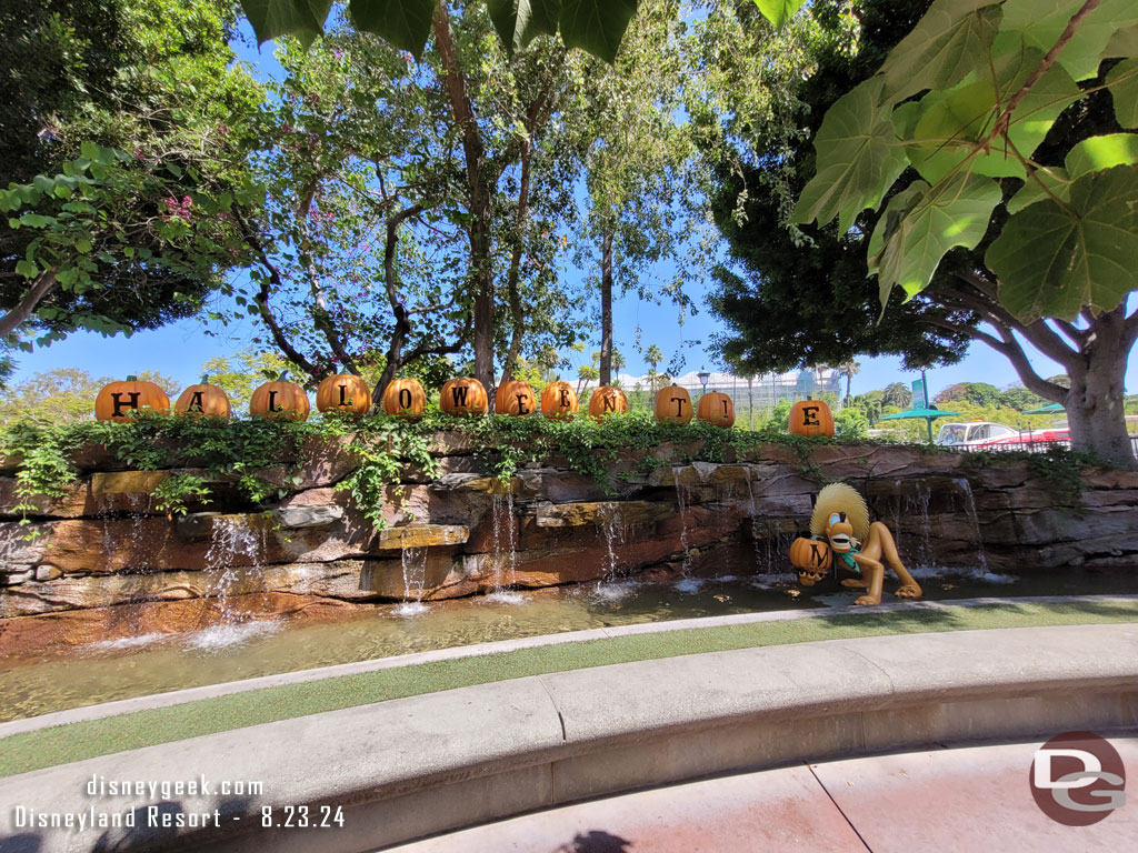 Moving around to the front side, the Halloween decorations featured Pluto helping out.