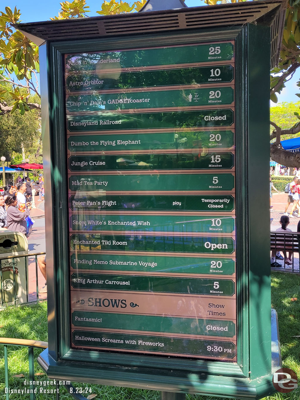 Disneyland wait times at 11:01am