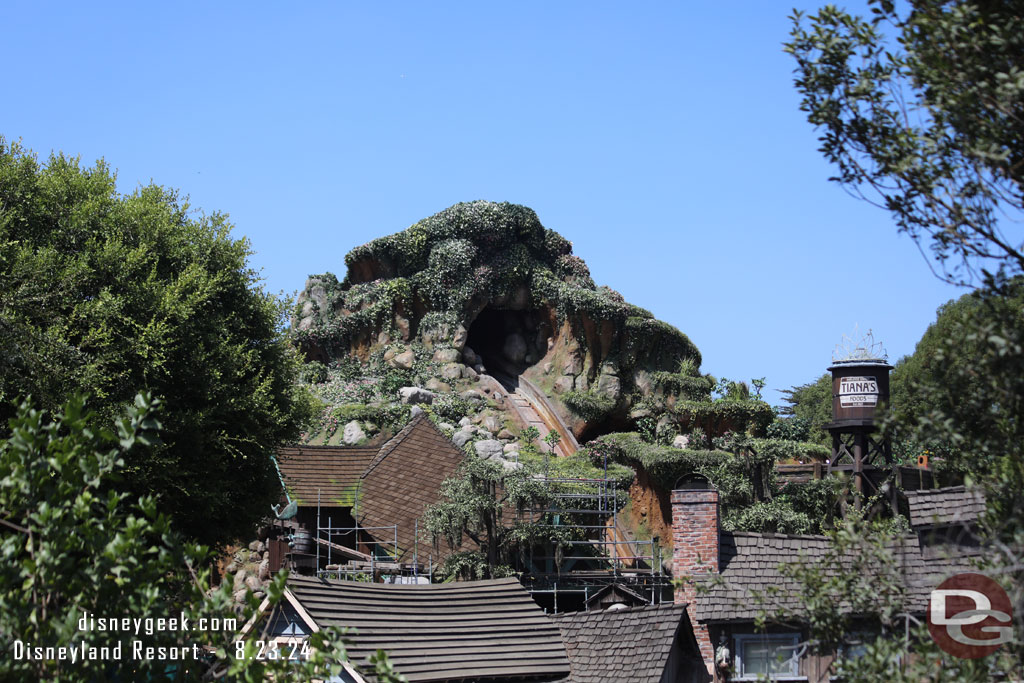 No visible work being done at Tianas Bayou Adventure this morning, it was all quiet.