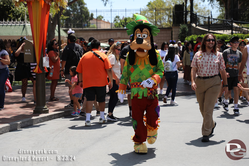 Goofy passing through Town Square