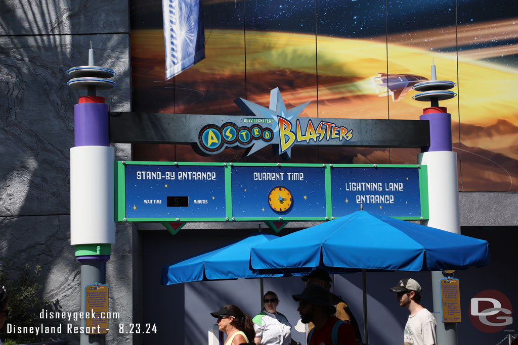 A posted 5 min wait for Buzz Lightyear Astro Blasters