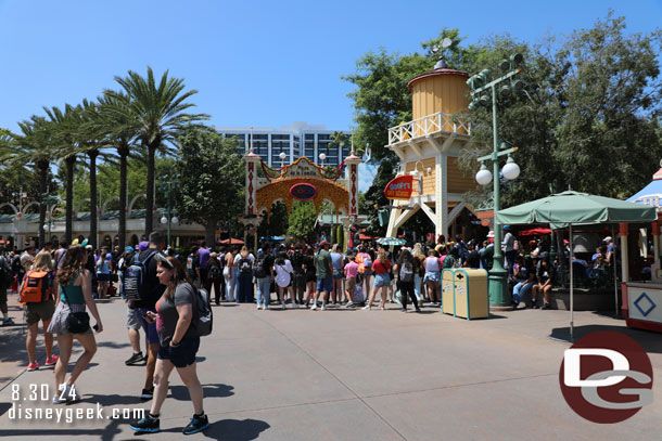 12:54pm - Making my way back to Paradise Gardens Park for the 1pm show, plenty of space