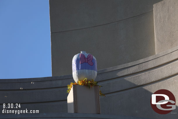 Daisy Duck pumpkin