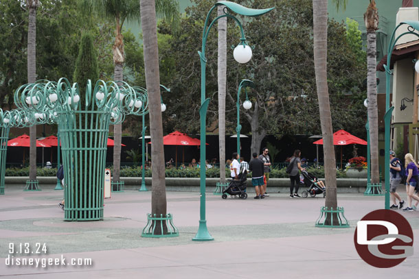 Fences up cutting the dining area for Earl of Sandwich in half