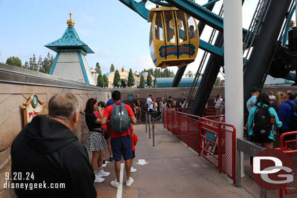 10:28am - Decided to go for a spin on the Pal-A-Round.  The wait turned out to be just under 20 minutes.