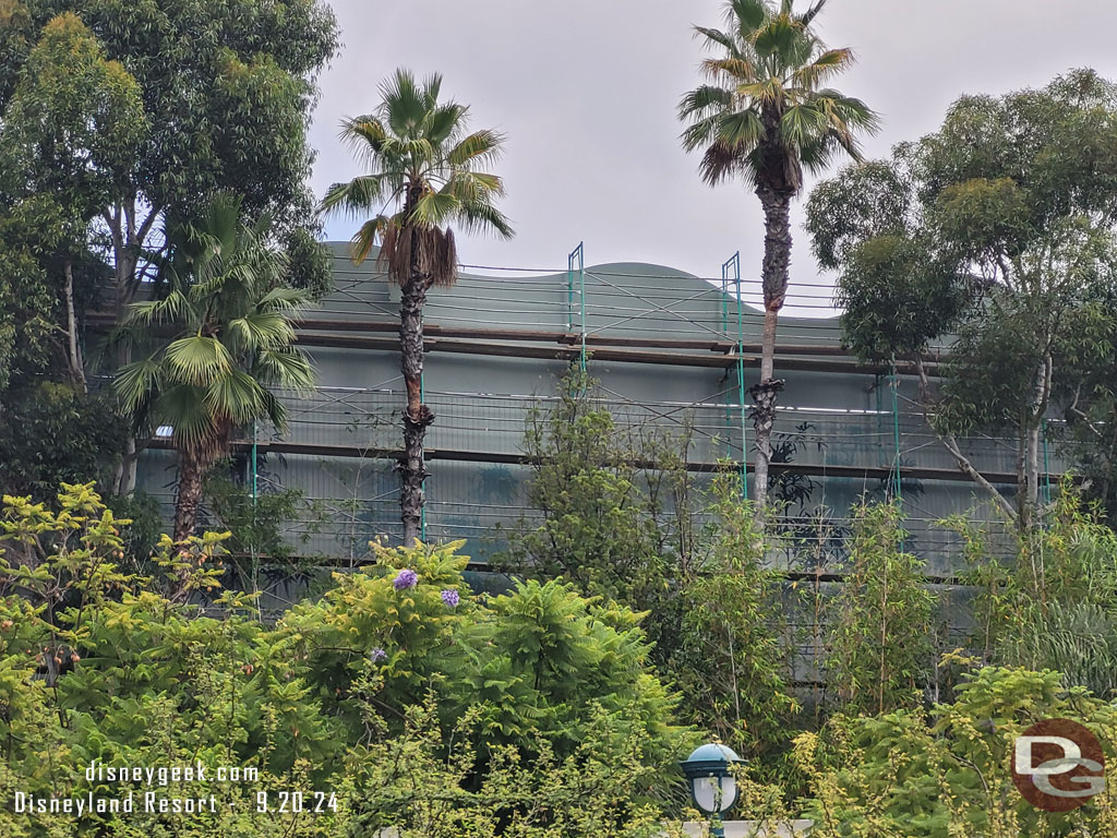 Renovation on the Indiana Jones show building continues.  Trees are being painting onto it.