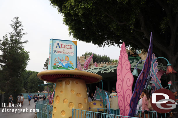 8:30am - Alice in Wonderland was operating so headed for the queue.