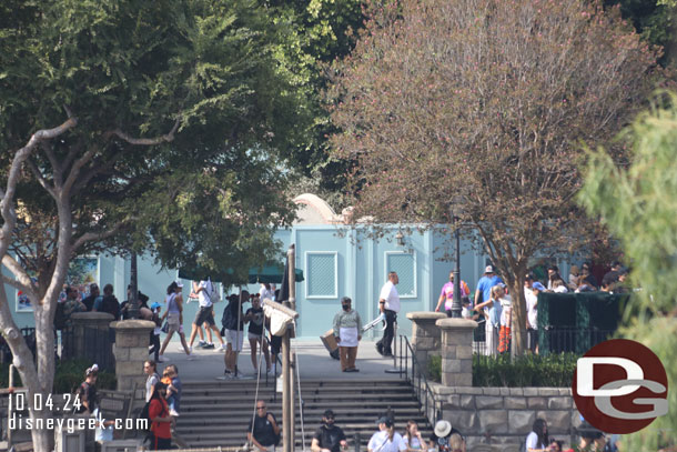 More elements of the new queue can be seen over the walls.