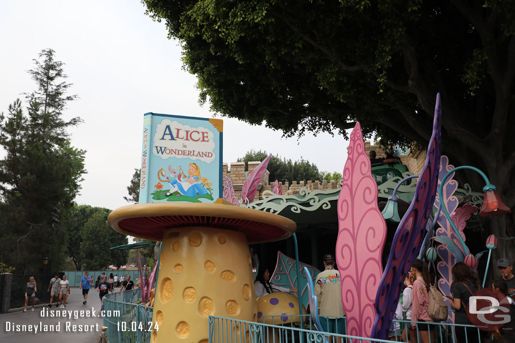 8:30am - Alice in Wonderland was operating so headed for the queue.