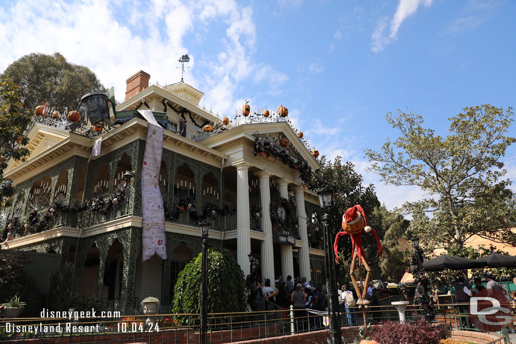 1:05pm - Entering the Haunted Mansion queue.