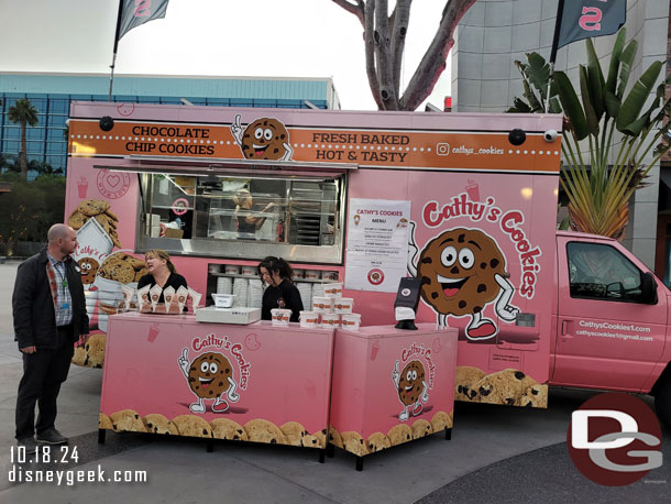 A food truck in Downtown Disney