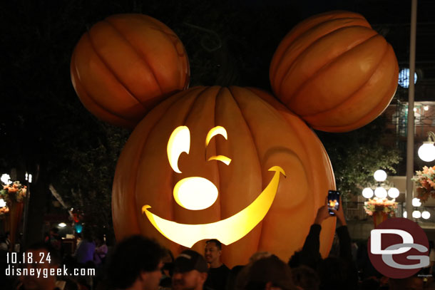 Most likely my final look at the pumpkin Mickey for this year.