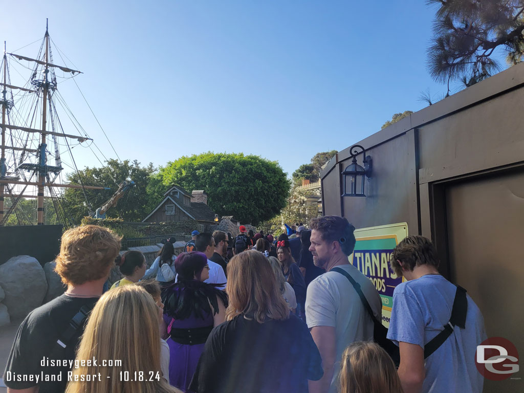 9:04am - Ran into the end of the virtual queue return queue for Haunted Mansion.