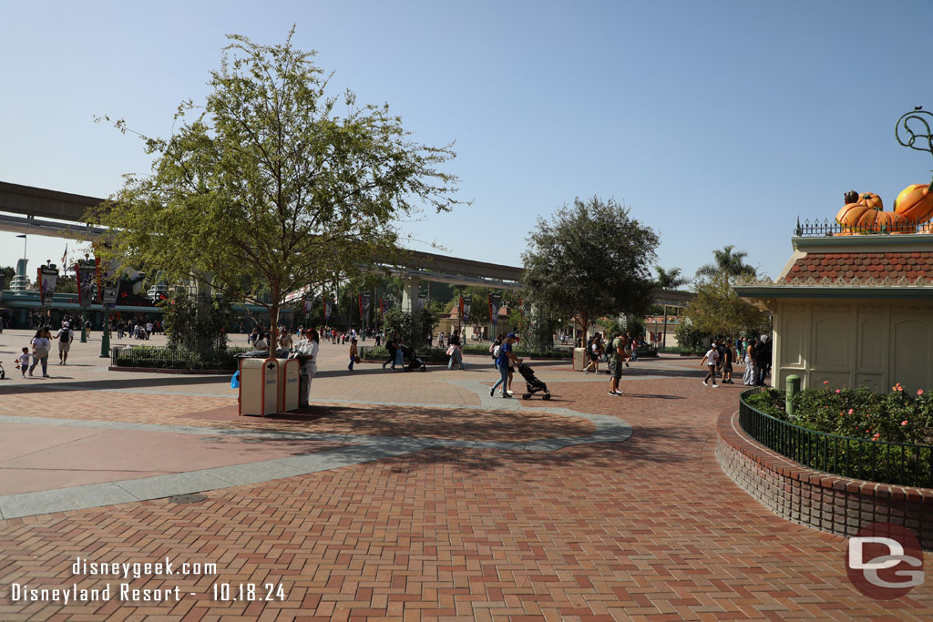 The entrance work around the trees and walkways has concluded. Here is a look at the current state.