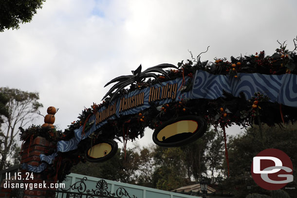 9:00am - Entering the queue for Haunted Mansion Holiday.