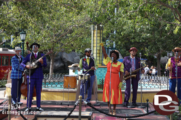 Five and Dime performing Holiday favorites