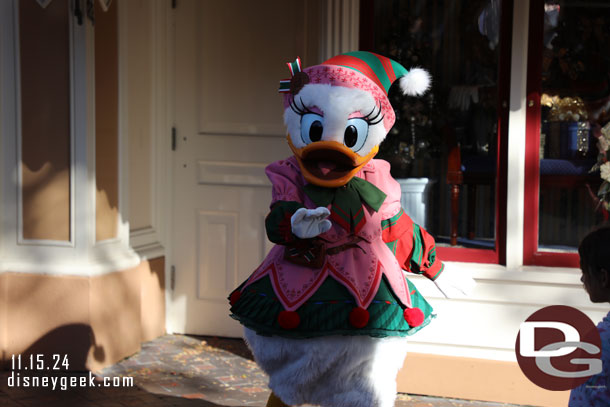 2:07pm - Daisy Duck in Town Square at Disneyland