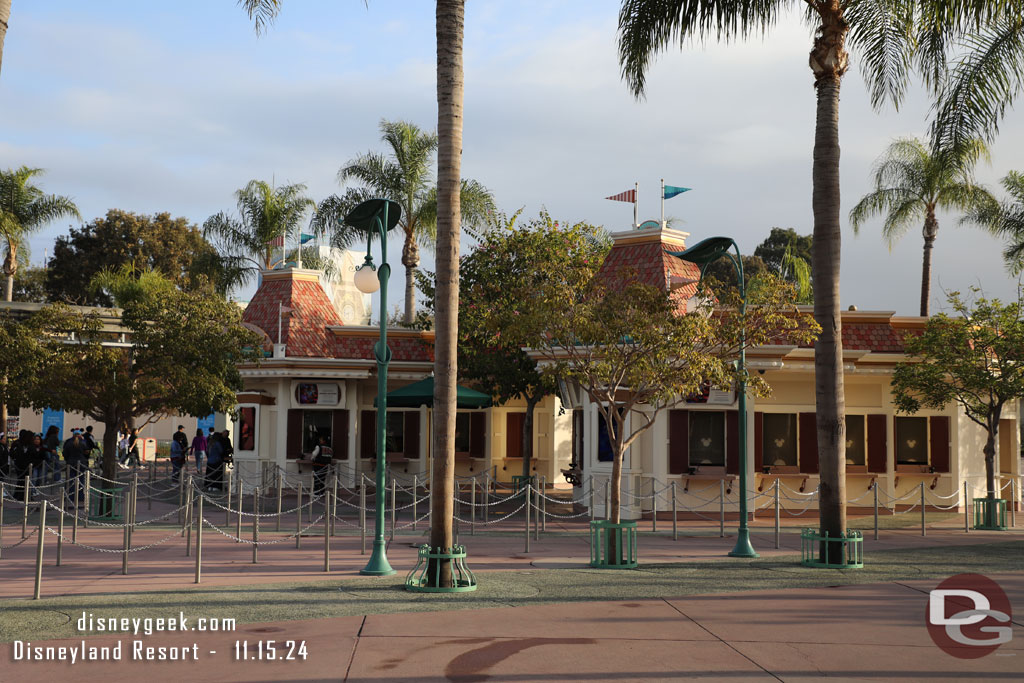 Very few guests at the ticket booths, which is the norm now a days.