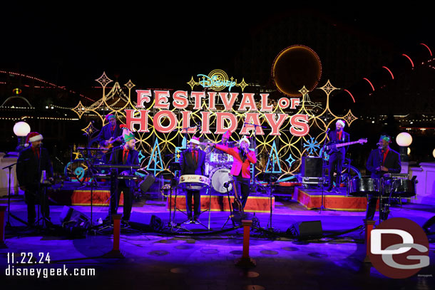 6:30 - Holiday Island Reggae Band Disney Festival of Holidays Concert