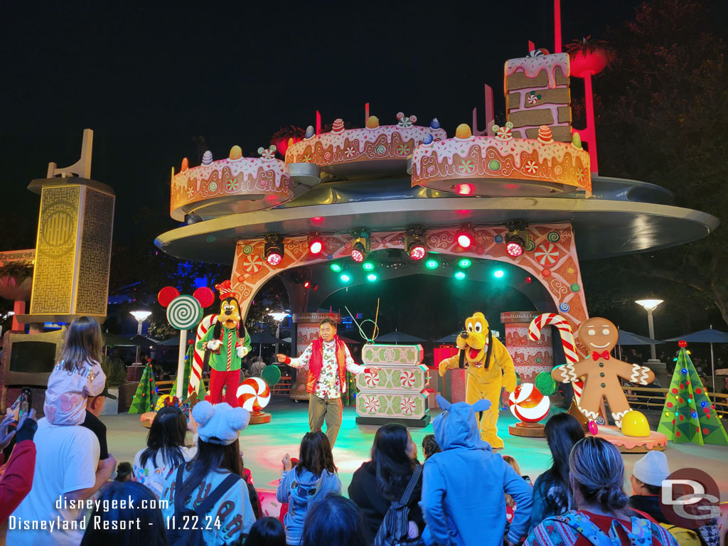 Goofy & Pluto at the Disney Holiday Dance Party