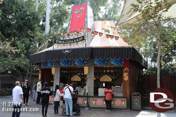 Troubadour Tavern has a few decorations