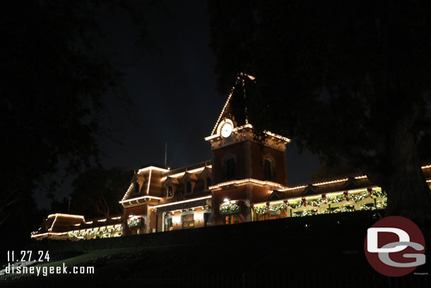 9:24pm - Returning to Disneyland