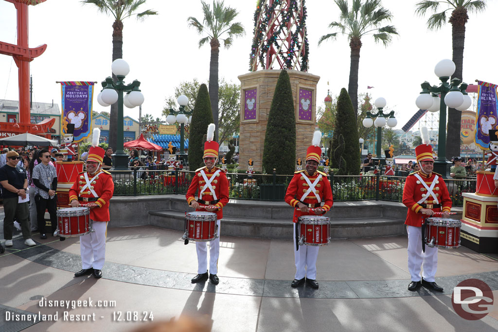 Holiday Toy Drummers