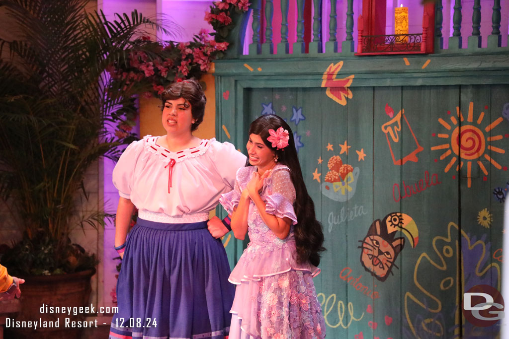 Luisa and Isabela were greeting guests.