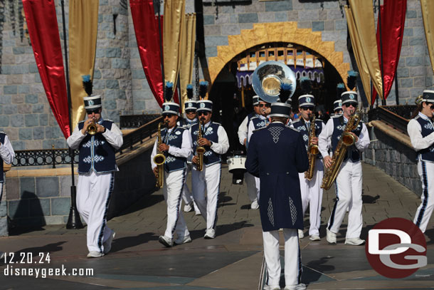 The Disneyland Band arrives