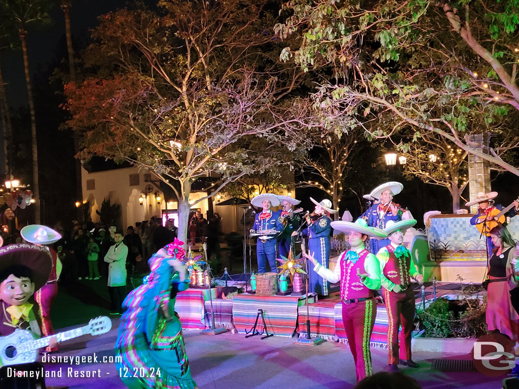 A Musical Christmas with Mariachi Alegría de Disneyland & Miguel! 