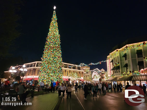 7:24pm - Main Street USA