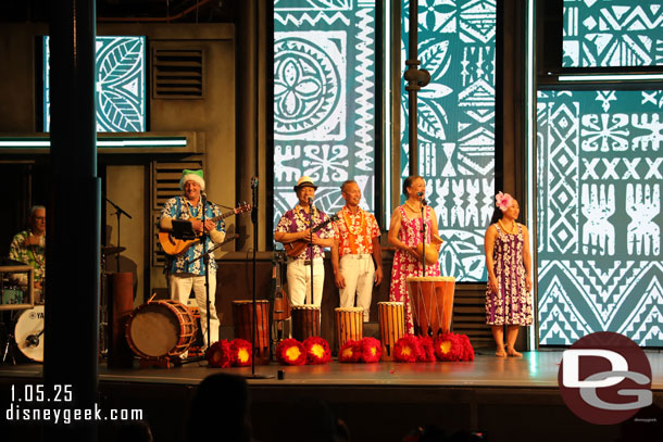 Stopped by the 7:15pm performance by Hālau Hula Kealiʻi O Nālani & Daniel Ho 