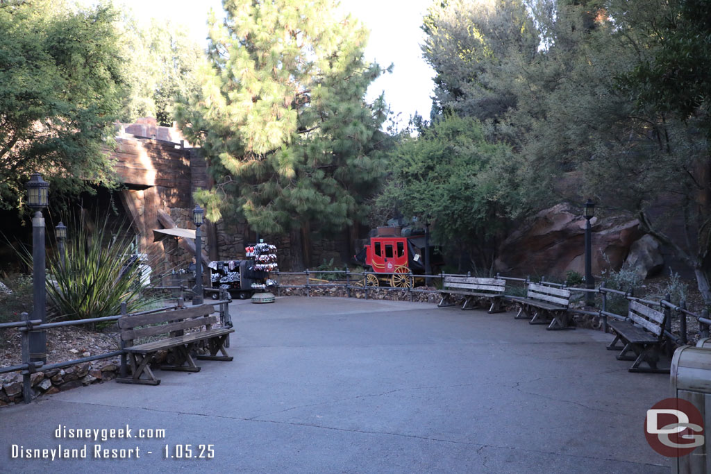 There are now merchandise carts at this quiet entrance to Galaxy