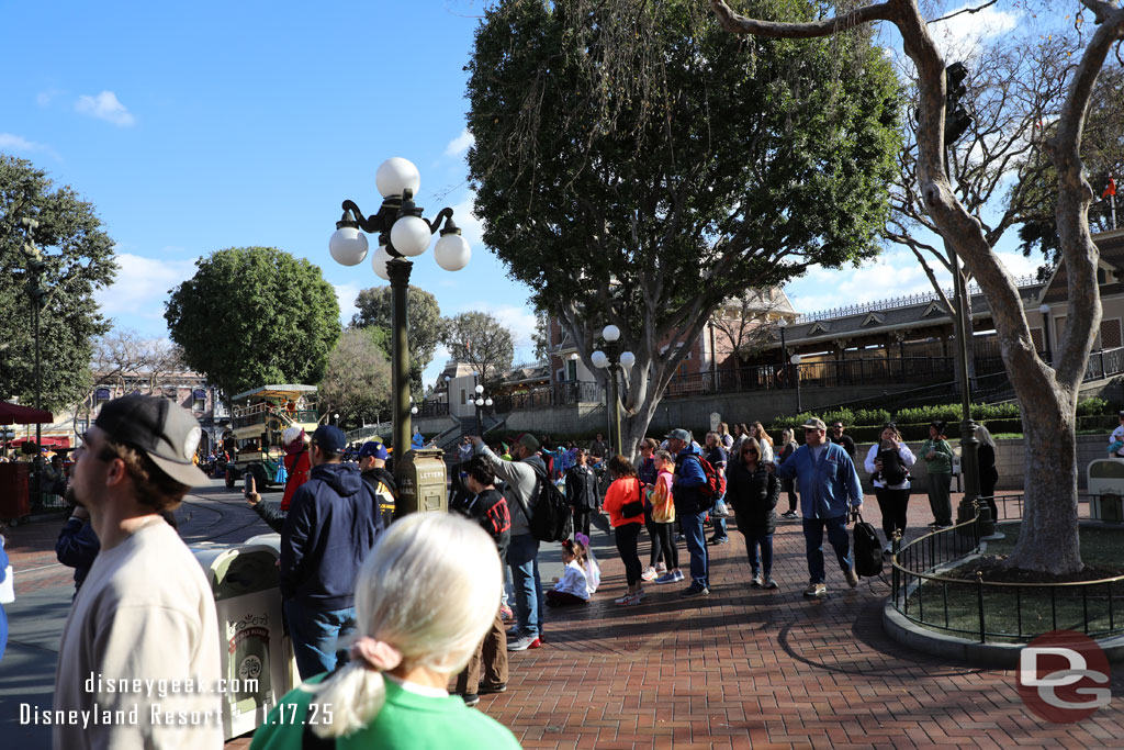 Noticed the lamp in Town Square was back