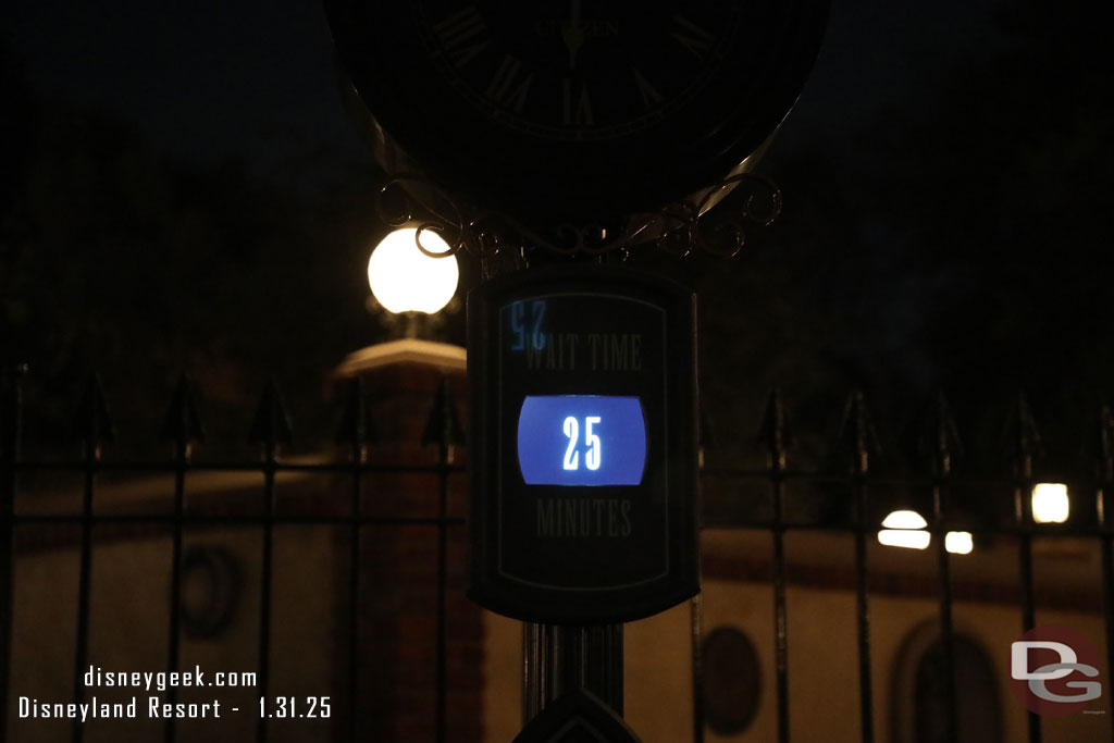 6:10pm - 25 min wait posted for Haunted Mansion