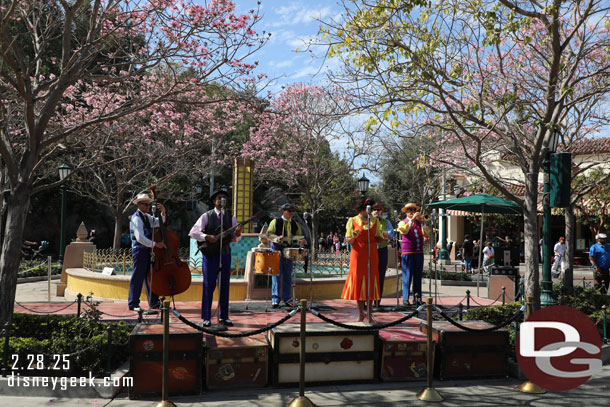 Five & Dime Performing in Carthay Circle