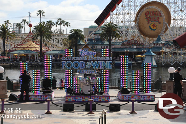 Palisades Stage is in the fountain area again and not on the actual stage.